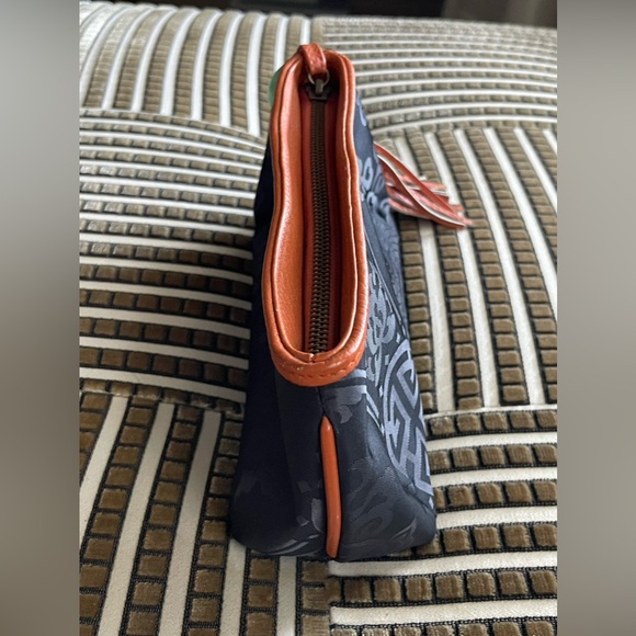 Shanghai Tang Clutch With Leather & Stone Detail - Picture 4 of 9